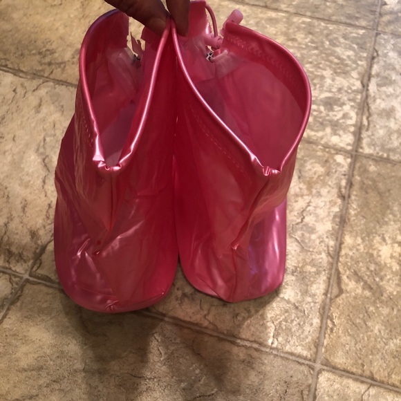 đź’– 2 Pairs x NEW Reusable Waterproof Shoe Cover - Picture 6 of 10